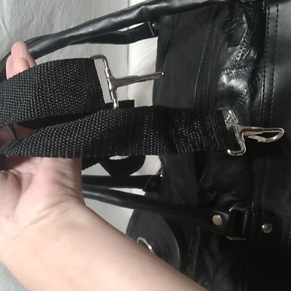 First Class Genuine Leather Vintage Duffle Bag W/Strap - Picture 7 of 14